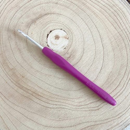 DMC alumínium horgolótű szilikon nyéllel - 4 mm