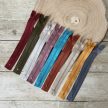 Cipzár 20 cm - világosszürke