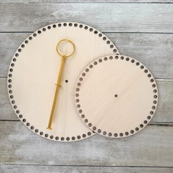 2 emeletes tálaló, horgolható fa alap szett - arany